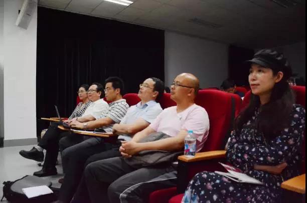 美国福德汉姆大学终身教授兰斯·斯特拉特赴华师大九游体育官网
做讲座